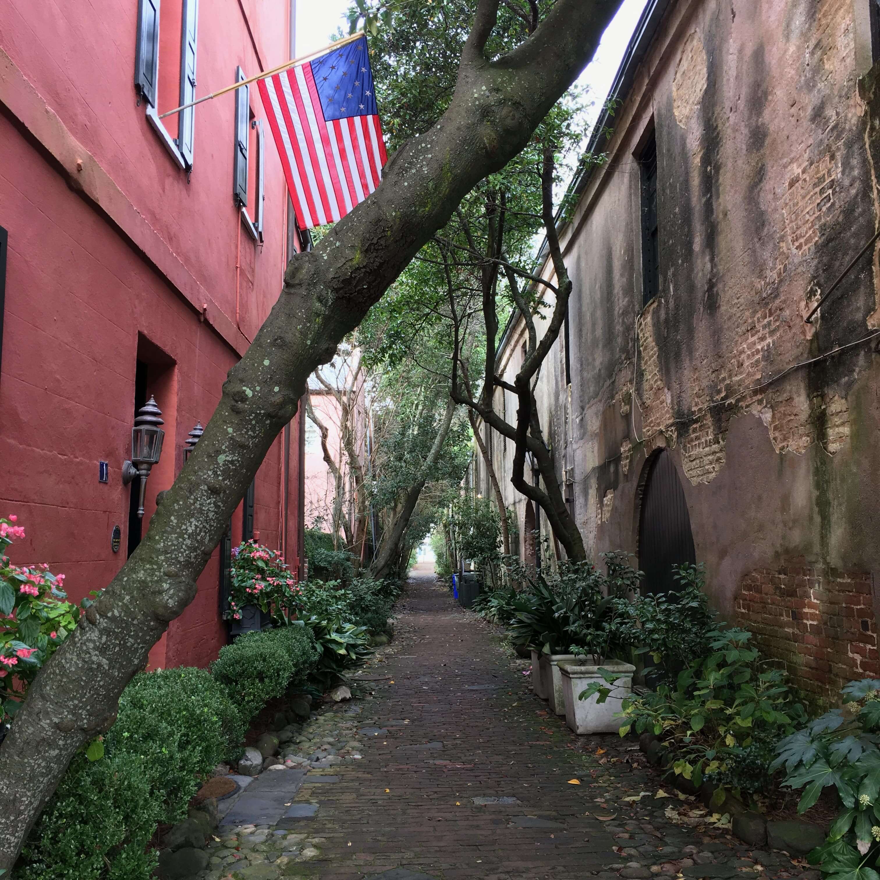 alley